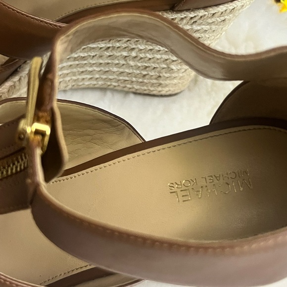 Michael Kors Damita Leather platform wedges sz 9.5 NWOT - Picture 12 of 14